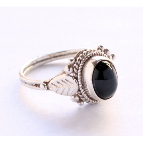 Ring 7x9 stone 2 wire band 1 leaf