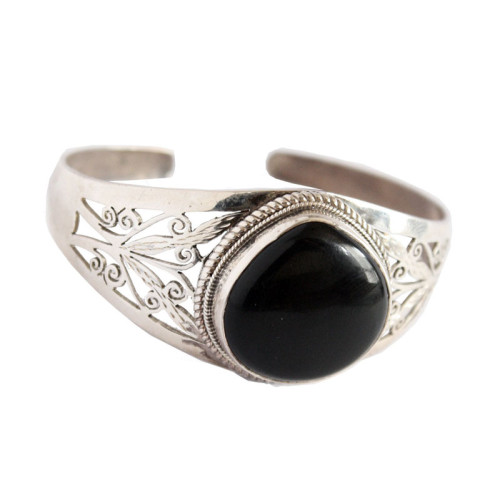 Heart shape stone jali braclet