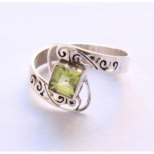 Jali cross square stone Ring