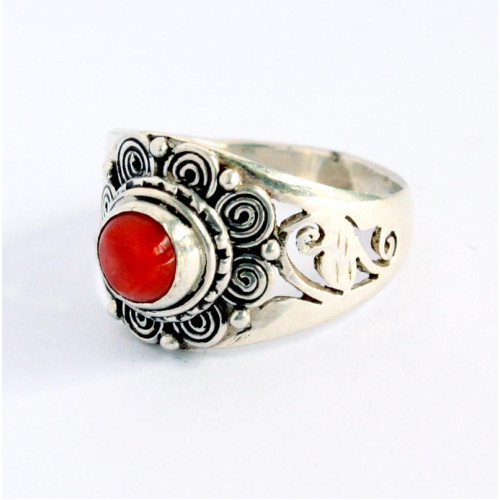 Akura jali with stone ring