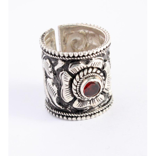 Deep carve with stone ring