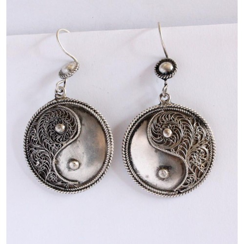 Earring filigree ying yang