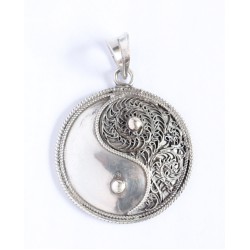 Pendant filligree half