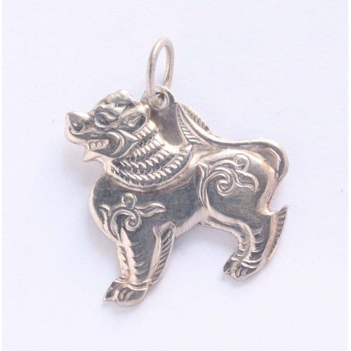 Pendant carved snow lion